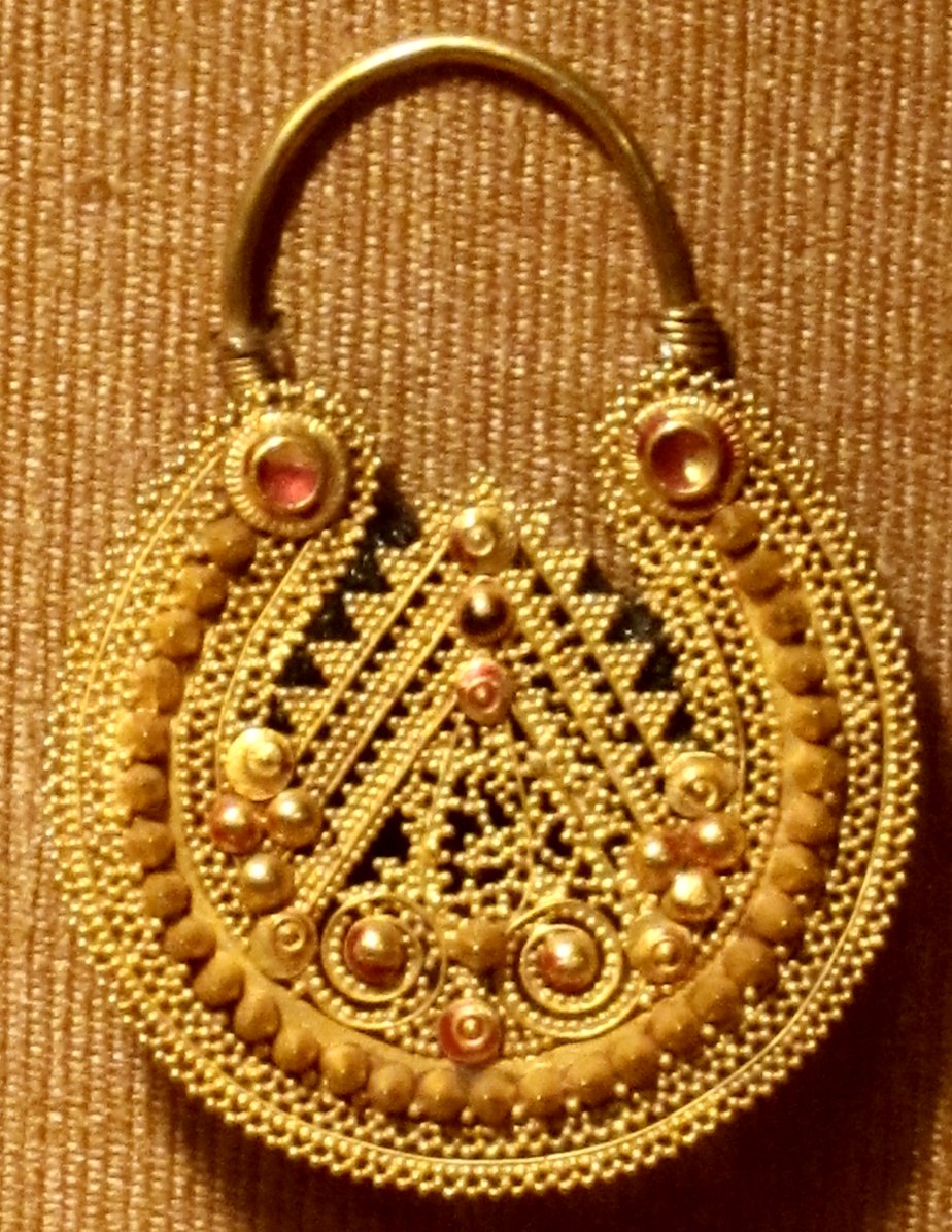 Nose ring, Himachal Pradesh, India, 19th century, gold and enamel, Honolulu Academy of Arts