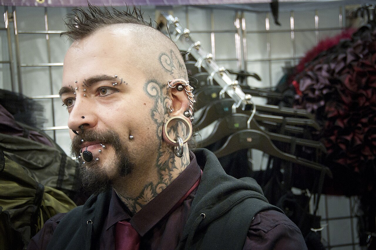Pierced Morgan?This guy has a <a href="https://www.flickr.com/photos/ledgard/5138841581/">bifurcated tongue</a>