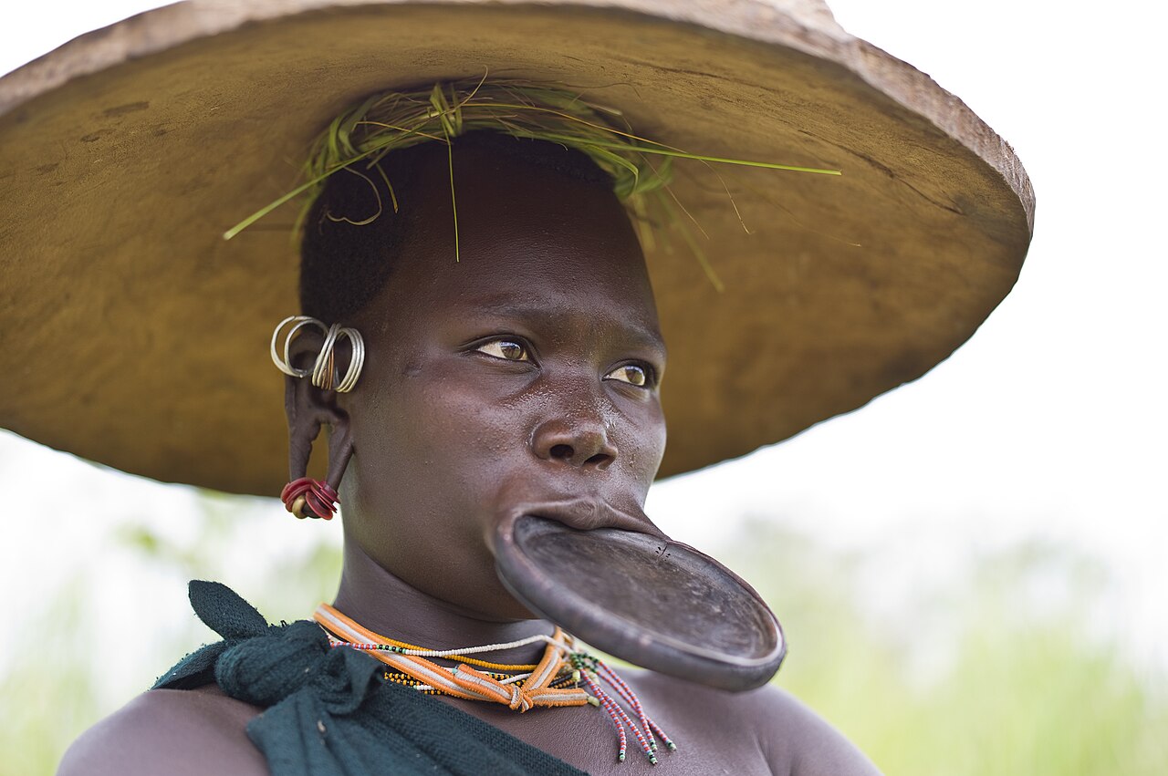 Suri with lip plate near Tulgit, Ethiopia